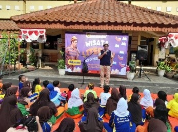 Wisata LiterAsyik Ke SDN Kebon Pala 04